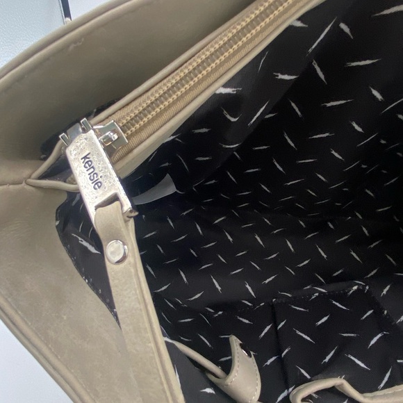 Kensie Vegan Leather Tote Purse handbag tan Tassel Double handles - Picture 10 of 11